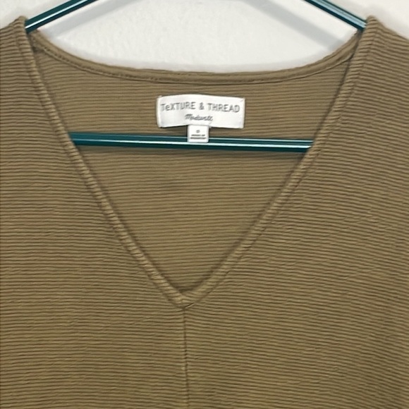 TEXTURE & Thread Long-Sleeve Tie-Front Top Olive Green Small - Picture 3 of 5
